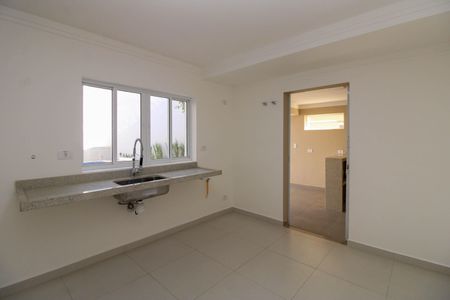 Casa para alugar com 500m², 5 quartos e 4 vagasCozinha 