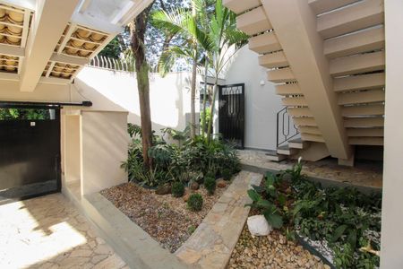 Casa para alugar com 500m², 5 quartos e 4 vagasAcesso Garagem 