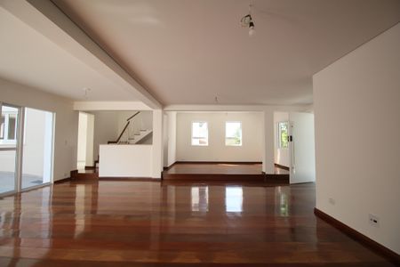 Casa à venda com 500m², 5 quartos e 4 vagasSala