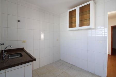 Casa para alugar com 500m², 5 quartos e 4 vagasCozinha de serviço 