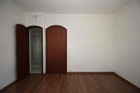Casa à venda com 500m², 5 quartos e 4 vagasSuite 4