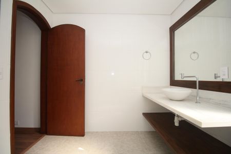 Casa à venda com 500m², 5 quartos e 4 vagasBanheiro da Suíte 3