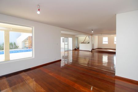 Casa para alugar com 500m², 5 quartos e 4 vagasSala 