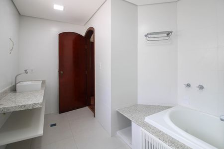 Casa para alugar com 500m², 5 quartos e 4 vagasBanheiro da Suíte 1
