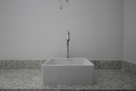 Casa à venda com 500m², 5 quartos e 4 vagasBanheiro da Suíte 1 - Torneira