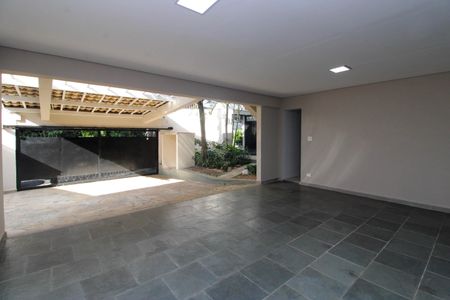 Casa para alugar com 500m², 5 quartos e 4 vagasGaragem 