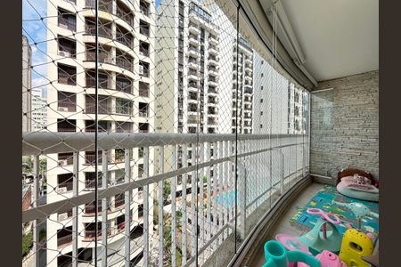 Varanda de apartamento para alugar com 2 quartos, 67m² em Itaim Bibi, São Paulo