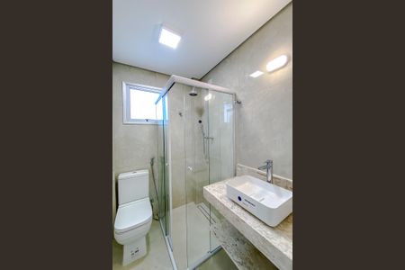 Apartamento à venda com 205m², 3 quartos e 2 vagas Apartamento à venda com 205m², 3 quartos e 2 vagasBanheiro da Suíte