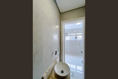 Apartamento à venda com 205m², 3 quartos e 2 vagas Apartamento à venda com 205m², 3 quartos e 2 vagasBanheiro de serviço