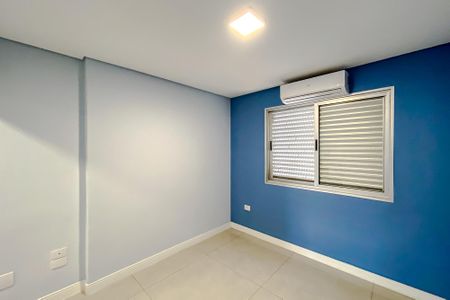 Apartamento à venda com 205m², 3 quartos e 2 vagas Apartamento à venda com 205m², 3 quartos e 2 vagasQuarto 1Sala de TV