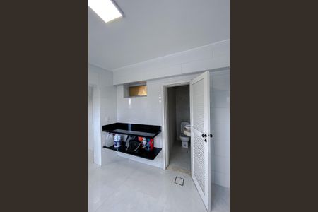 Apartamento à venda com 205m², 3 quartos e 2 vagas Apartamento à venda com 205m², 3 quartos e 2 vagasÁrea de Serviço