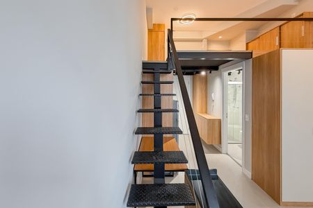 Studio para alugar com 34m², 1 quarto e sem vagaEscada - Mezanino