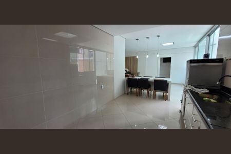 Casa para alugar com 201m², 4 quartos e 4 vagasCozinha 