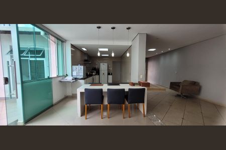 Casa para alugar com 201m², 4 quartos e 4 vagasCozinha