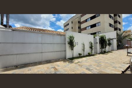 Casa para alugar com 201m², 4 quartos e 4 vagasFachada 