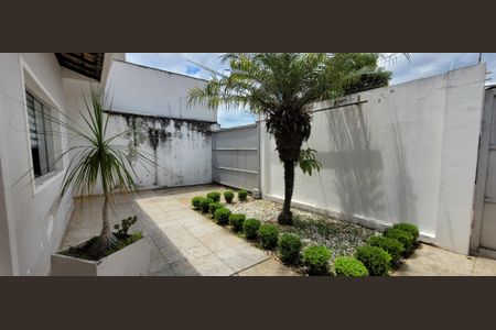 Casa para alugar com 201m², 4 quartos e 4 vagasJardim 