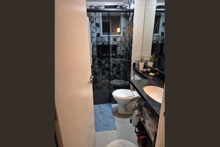 Banheiro de apartamento à venda com 2 quartos, 54m² em Vila Guilhermina, São Paulo