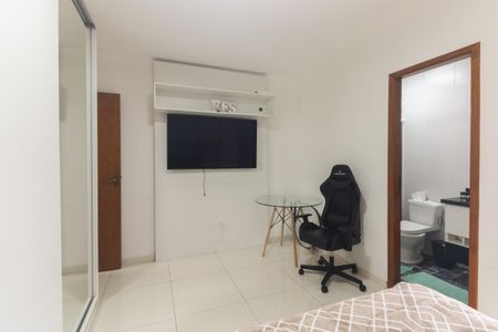 Casa de condomínio à venda com 106m², 3 quartos e 4 vagasSuíte 