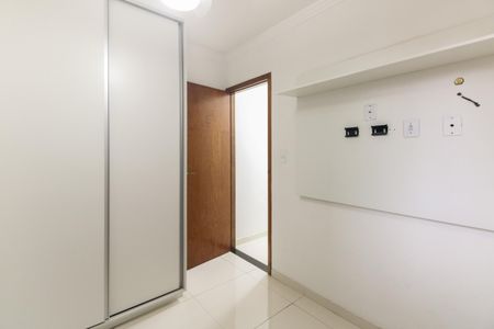 Casa de condomínio à venda com 106m², 3 quartos e 4 vagasQuarto 1