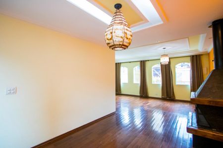 Sala de casa para alugar com 3 quartos, 254m² em Vila Valparaíso, Santo André