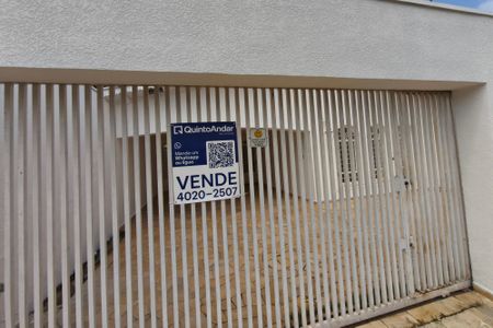 Casa para alugar com 252m², 3 quartos e 4 vagasPLACA INSTALADA NA FACHADA