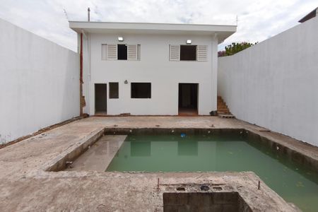 Casa para alugar com 252m², 3 quartos e 4 vagasQuintal - Psicina