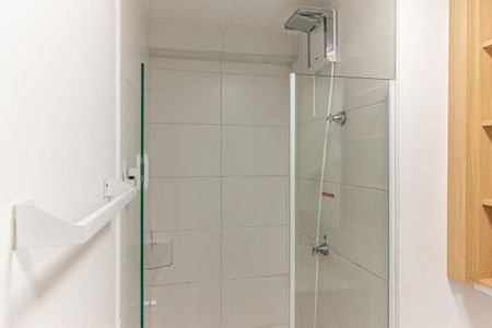 Banheiro de kitnet/studio para alugar com 1 quarto, 25m² em Consolação, São Paulo