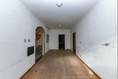 Casa à venda com 518m², 5 quartos e 6 vagas Casa à venda com 518m², 5 quartos e 6 vagasSala 1