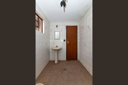 Casa à venda com 518m², 5 quartos e 6 vagas Casa à venda com 518m², 5 quartos e 6 vagasBanheiro Social 3