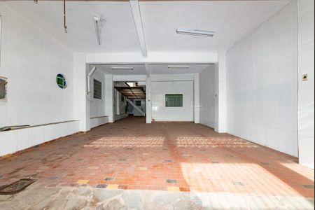 Casa à venda com 518m², 5 quartos e 6 vagas Casa à venda com 518m², 5 quartos e 6 vagasGaragem