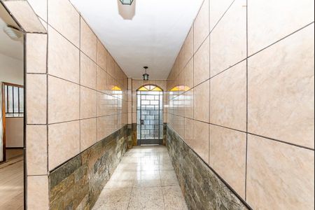 Casa à venda com 518m², 5 quartos e 6 vagas Casa à venda com 518m², 5 quartos e 6 vagasEntrada