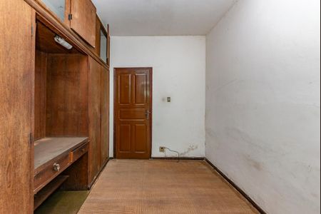 Casa à venda com 518m², 5 quartos e 6 vagas Casa à venda com 518m², 5 quartos e 6 vagasQuarto 2