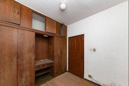 Casa à venda com 518m², 5 quartos e 6 vagas Casa à venda com 518m², 5 quartos e 6 vagasQuarto 2