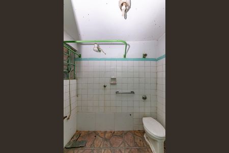 Casa à venda com 518m², 5 quartos e 6 vagas Casa à venda com 518m², 5 quartos e 6 vagasBanheiro Social 2