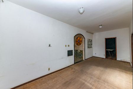 Casa à venda com 518m², 5 quartos e 6 vagas Casa à venda com 518m², 5 quartos e 6 vagasSala 1