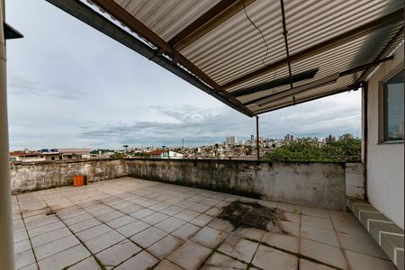 Casa à venda com 518m², 5 quartos e 6 vagas Casa à venda com 518m², 5 quartos e 6 vagasTerraço