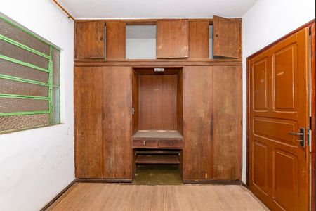 Casa à venda com 518m², 5 quartos e 6 vagas Casa à venda com 518m², 5 quartos e 6 vagasQuarto 2