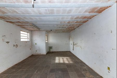 Casa à venda com 518m², 5 quartos e 6 vagas Casa à venda com 518m², 5 quartos e 6 vagasSala 7
