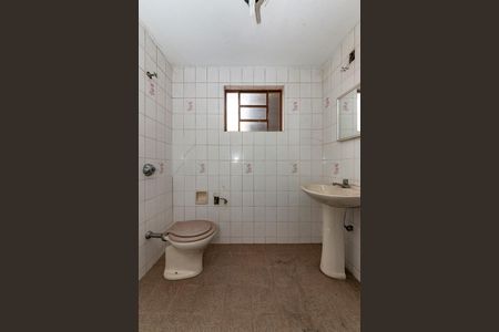 Casa à venda com 518m², 5 quartos e 6 vagas Casa à venda com 518m², 5 quartos e 6 vagasBanheiro Social 3
