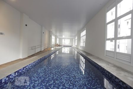 Apartamento à venda com 36m², 1 quarto e 2 vagas Apartamento à venda com 36m², 1 quarto e 2 vagasÁrea comum - Piscina