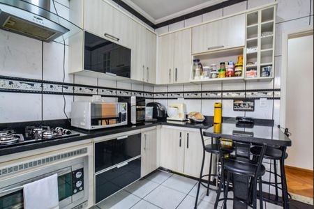 Apartamento à venda com 190m², 3 quartos e 2 vagas Apartamento à venda com 190m², 3 quartos e 2 vagasCozinha