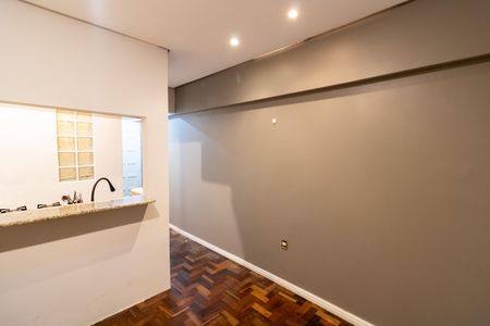 Sala/Quarto de kitnet/studio para alugar com 1 quarto, 23m² em Cidade Baixa, Porto Alegre