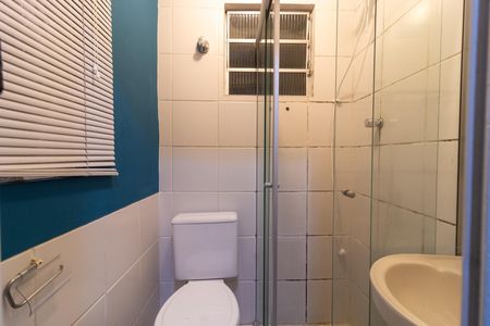 Banheiro de kitnet/studio para alugar com 1 quarto, 23m² em Cidade Baixa, Porto Alegre