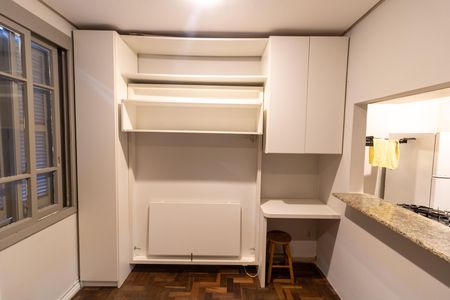 Sala/Quarto de kitnet/studio para alugar com 1 quarto, 23m² em Cidade Baixa, Porto Alegre