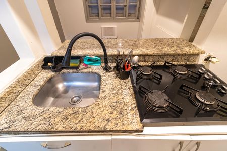 Cozinha de kitnet/studio para alugar com 1 quarto, 23m² em Cidade Baixa, Porto Alegre