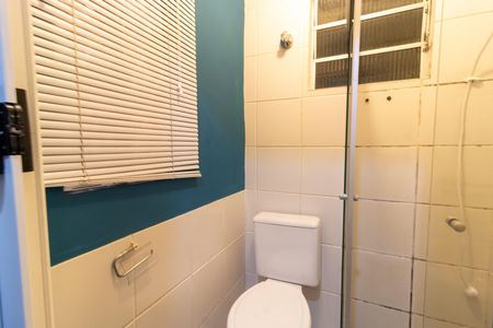 Banheiro de kitnet/studio para alugar com 1 quarto, 23m² em Cidade Baixa, Porto Alegre