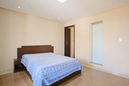 Casa para alugar com 420m², 4 quartos e 1 vagaSuíte