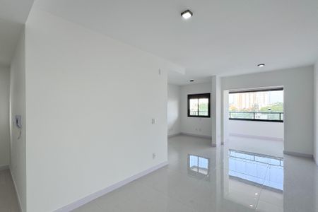 Apartamento para alugar com 75m², 2 quartos e 2 vagasSala