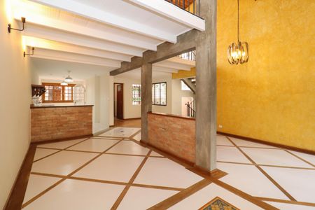 Sala de casa à venda com 4 quartos, 231m² em Pinheiros, São Paulo