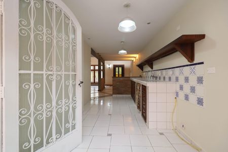 Casa para alugar com 231m², 4 quartos e 4 vagasCozinha